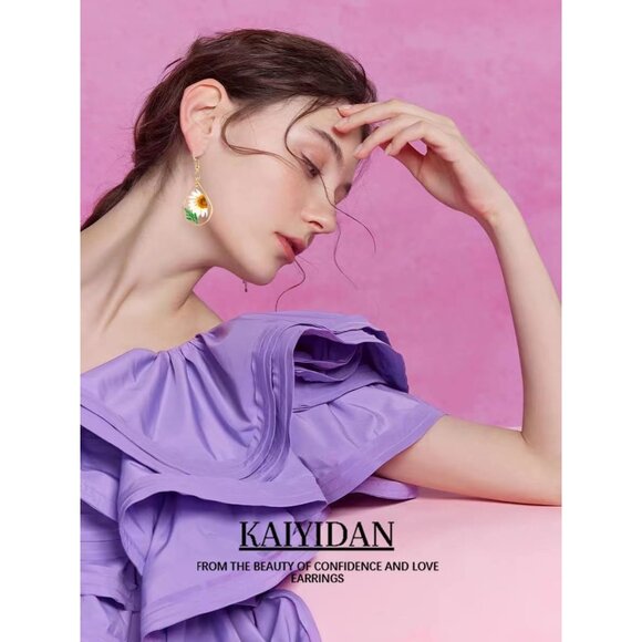 Mums Gold Dry Flower Statement Vintage Long Summer Earring for Women Jewelry - Picture 3 of 9